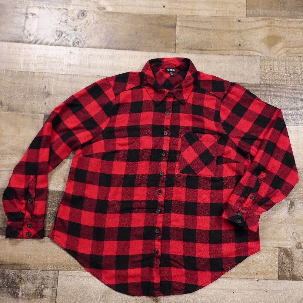 Torrid Lizzie Button-Up Shirt Womenโsโ 00 Red Black Plaid Flannel Casual